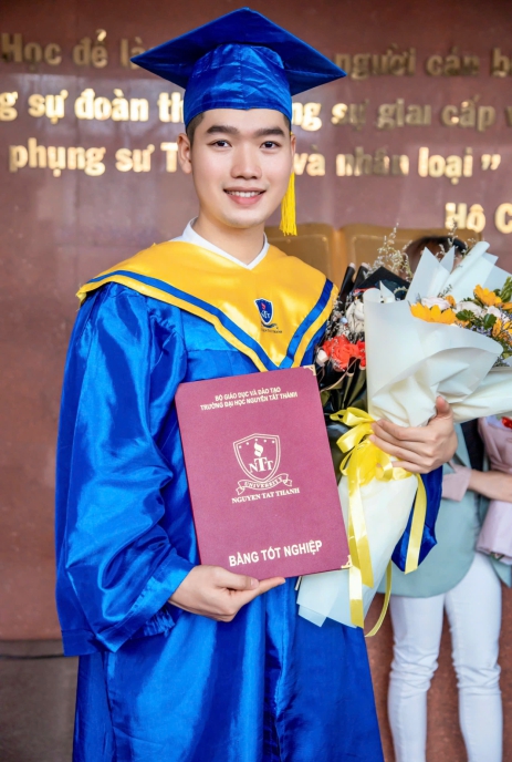 ÁO TỐT NGHIỆP CAO ĐẲNG - ĐẠI HỌC