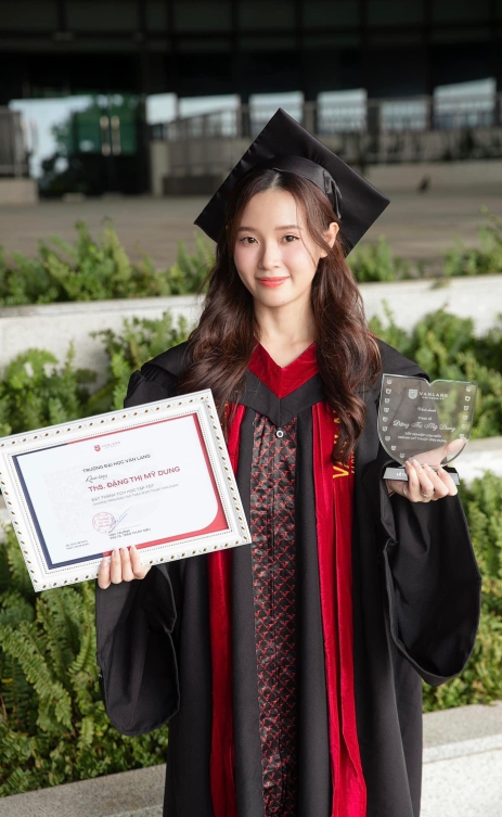 ALBUM ÁO THẠC SĨ
